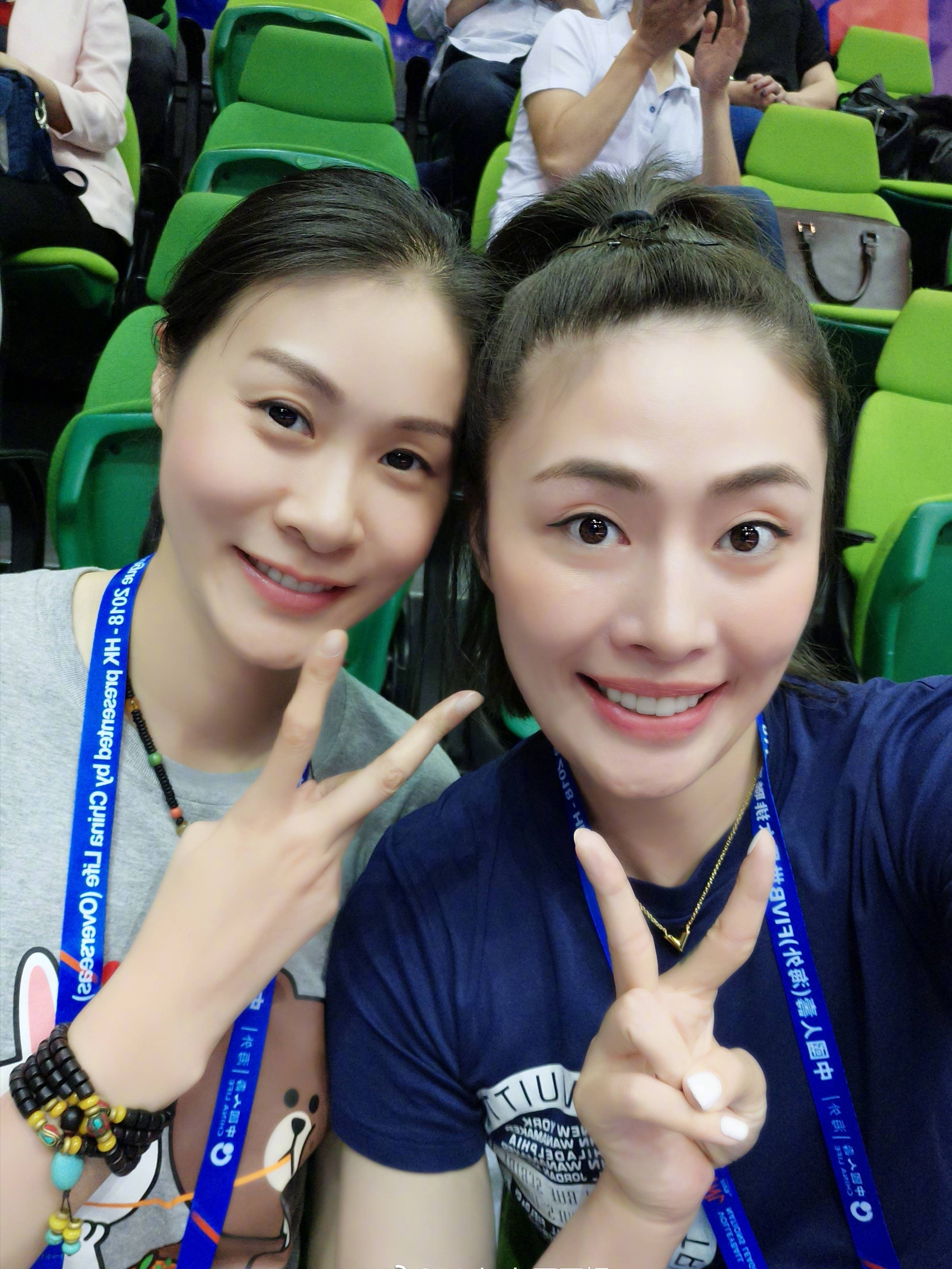 马蕴雯怎么就不老呢,心不老人就不老,热心女排马大姐六一快乐!