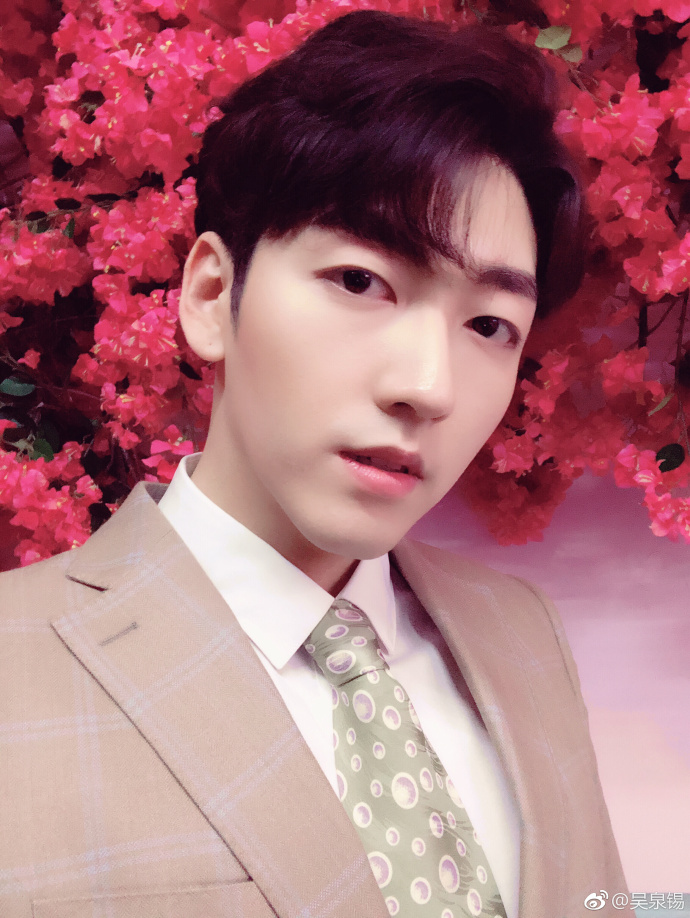 《非常完美》帅帅的小哥哥,追过时间最长的男团,宋松依旧很酷!