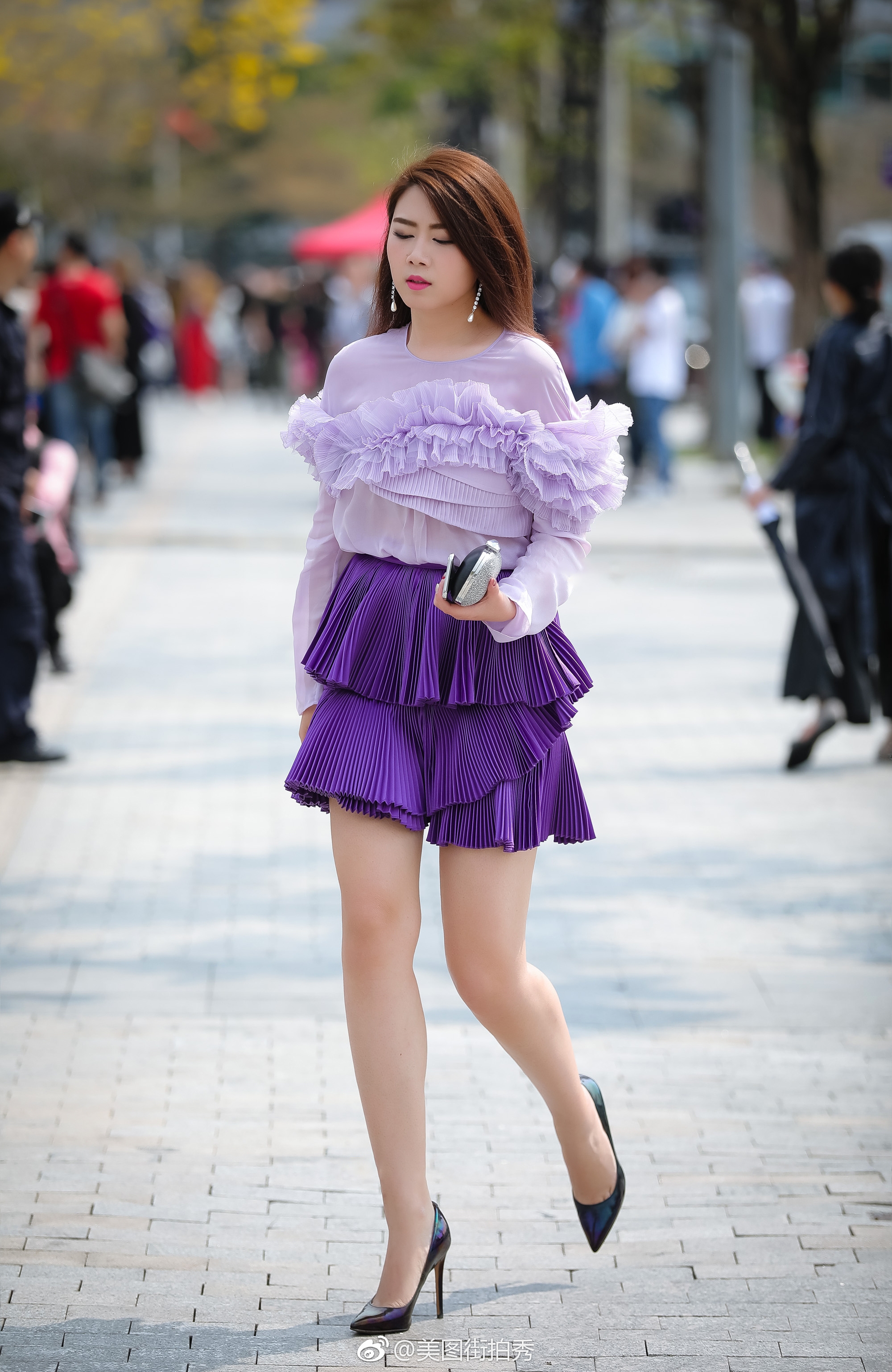 街拍:这7位小姐姐的身材太完美,找不出词来形容,真的太好看了