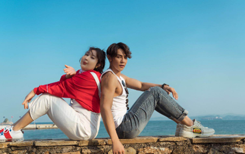 张俪汪东城甜蜜搞怪互动过六一,网友:他俩啥时候在一起的?