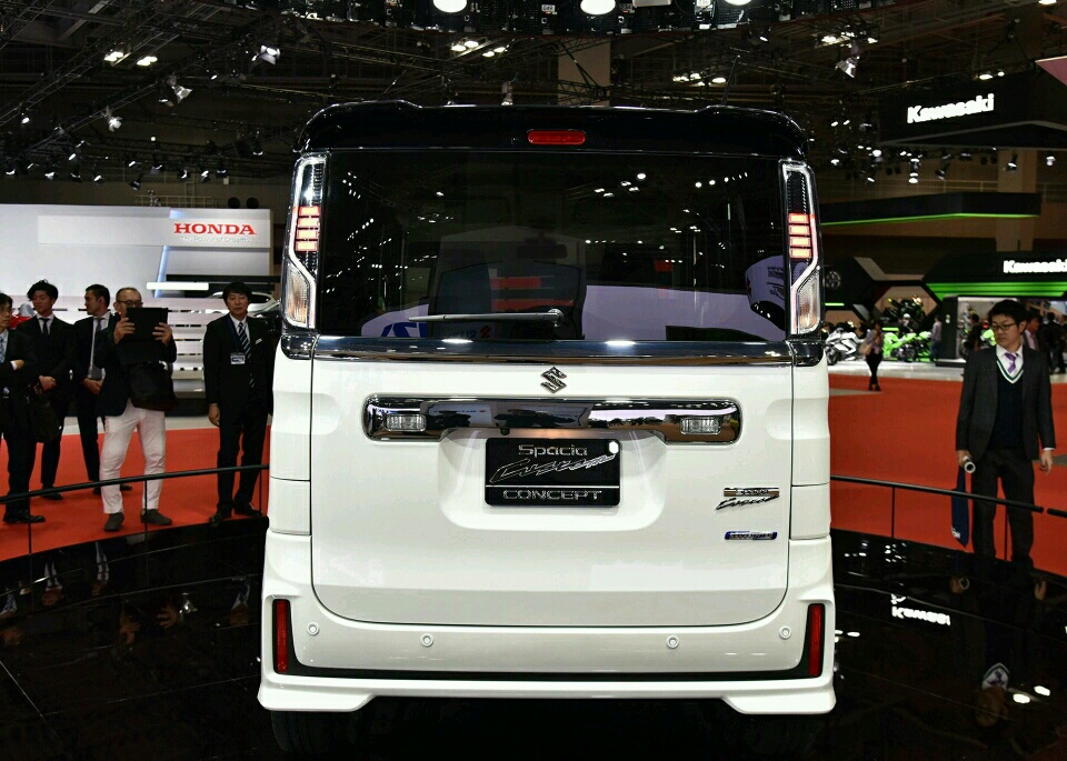 铃木版埃尔法?比mpv还实用的微型车你喜欢吗