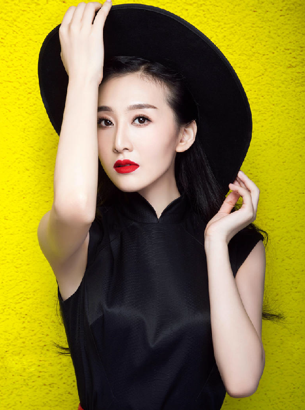 冰清玉洁的钱璇美照,婀娜多姿,让人挪不开眼