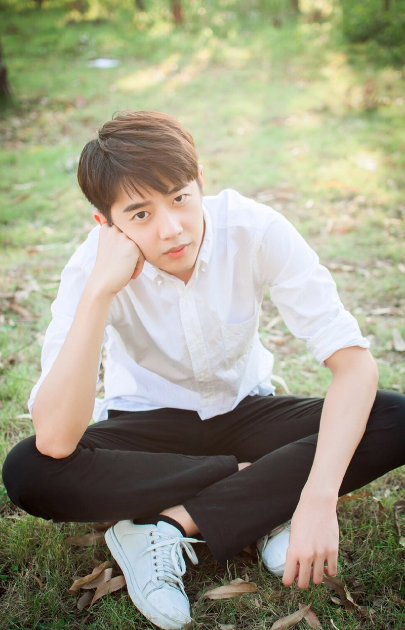 气质独特的新晋小鲜肉——梁靖康