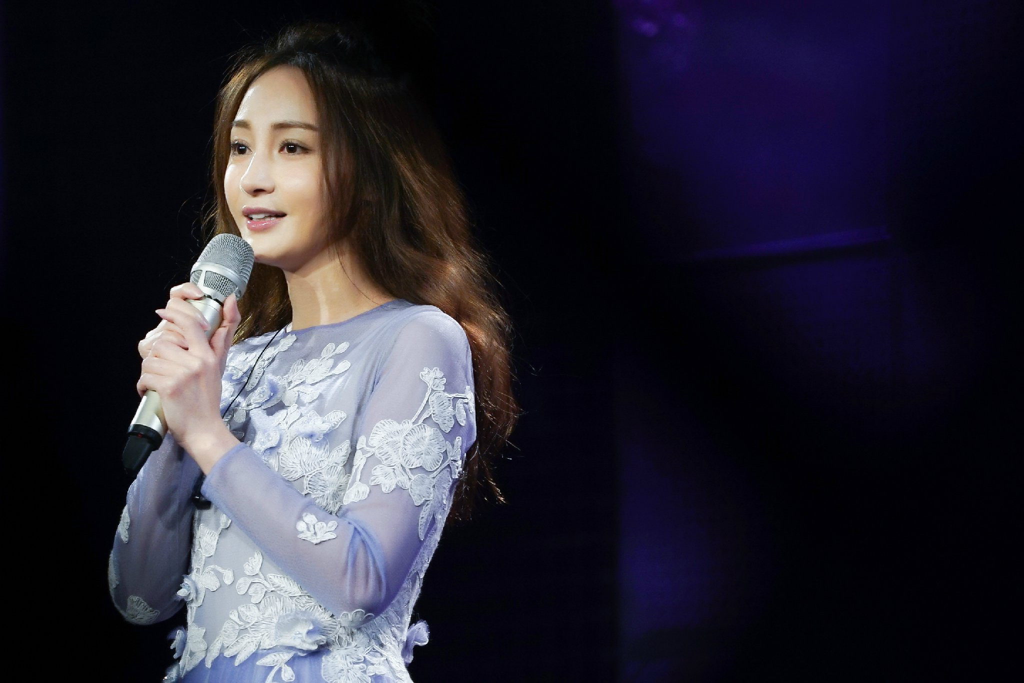 如今36岁的她成熟不少,尽显熟女气质,即将再度复出