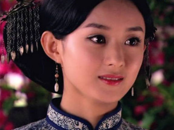 刘诗诗,她在电影《绣春刀》中饰演的是:周妙彤.