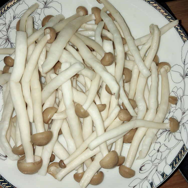 美味营养丰富的素食菜——白玉菇炒木耳