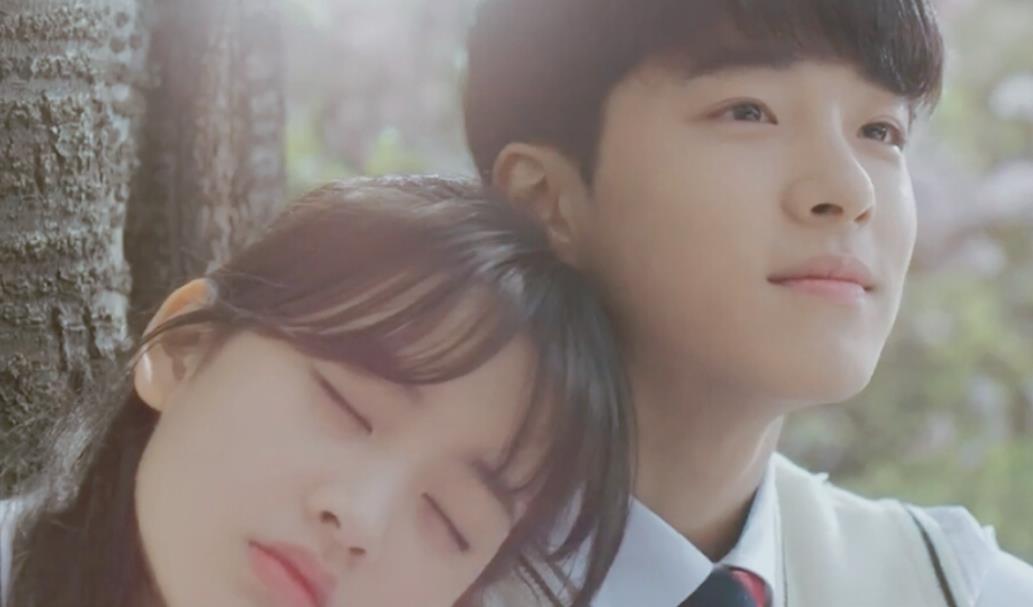 《过来抱抱我》看似小清新的画风里居然藏着玻璃渣渣!真是好看啊