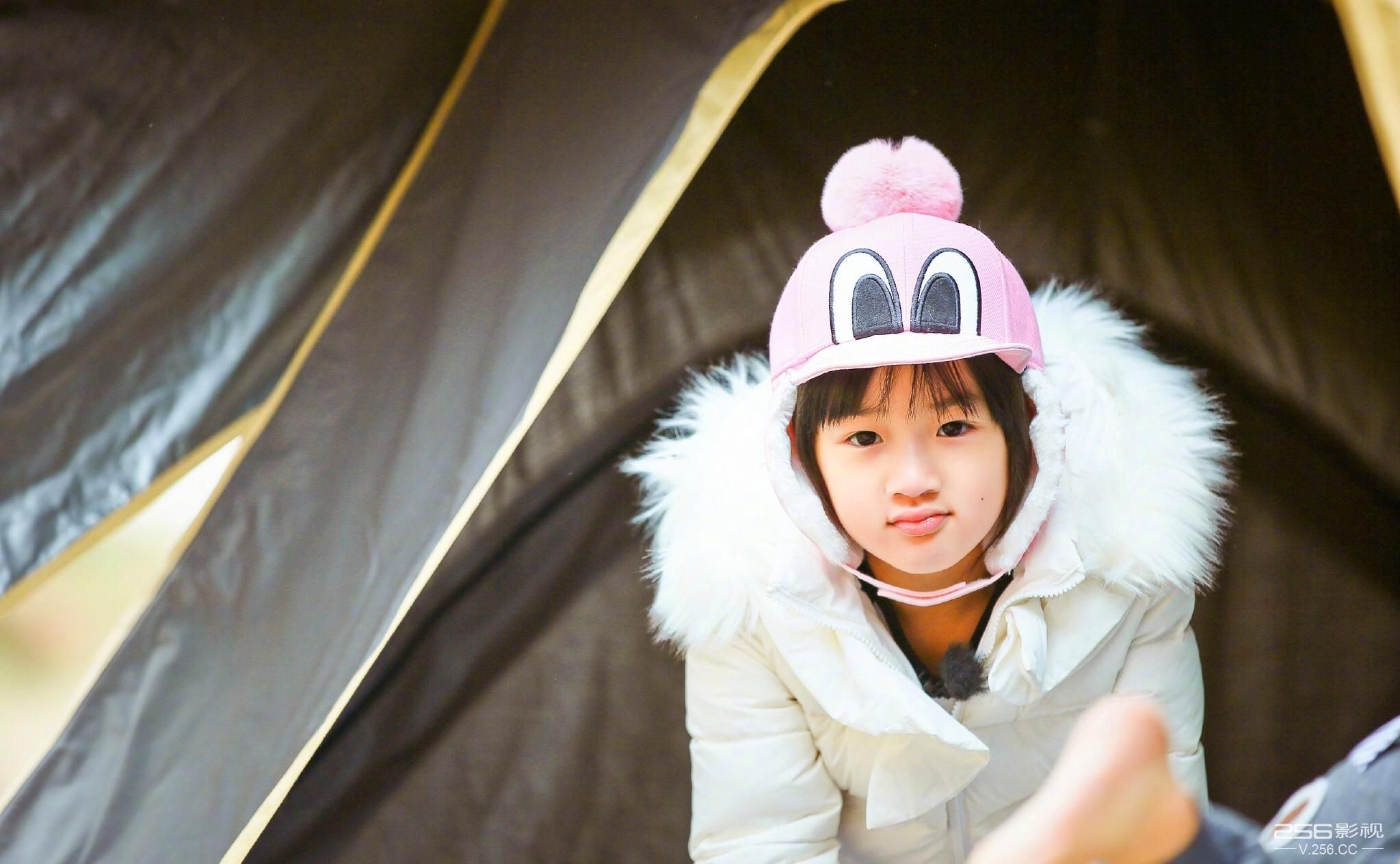 吴尊和女儿同拍杂志照,网友:许久未见的neinei变成高级脸了