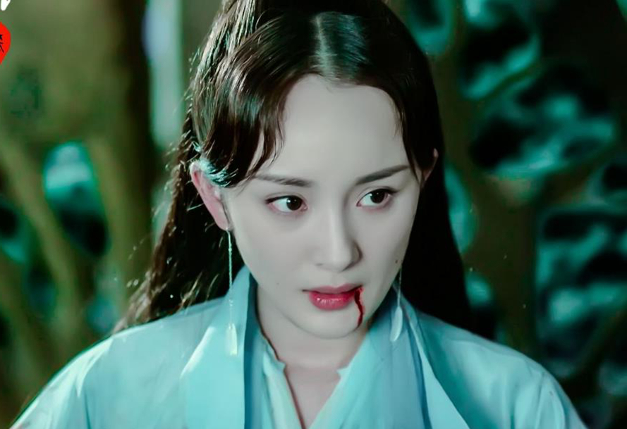 女星演"吐血":杨幂霸气,刘亦菲像喷泉,唯独她假的尴尬!