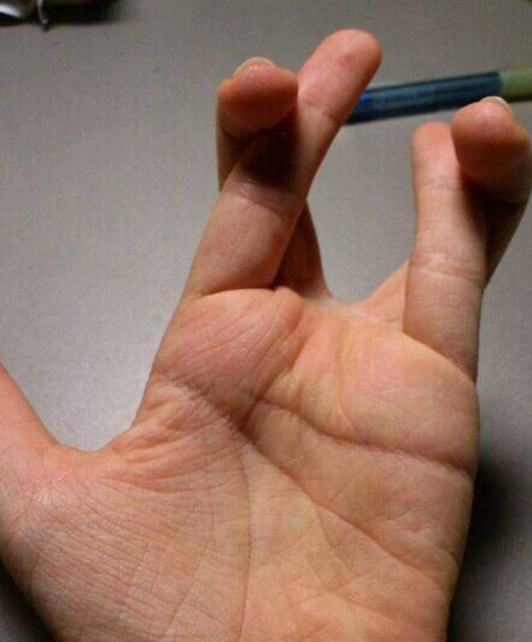 手指花样玩法,你能做到几种?网友:手指短的人太难了!