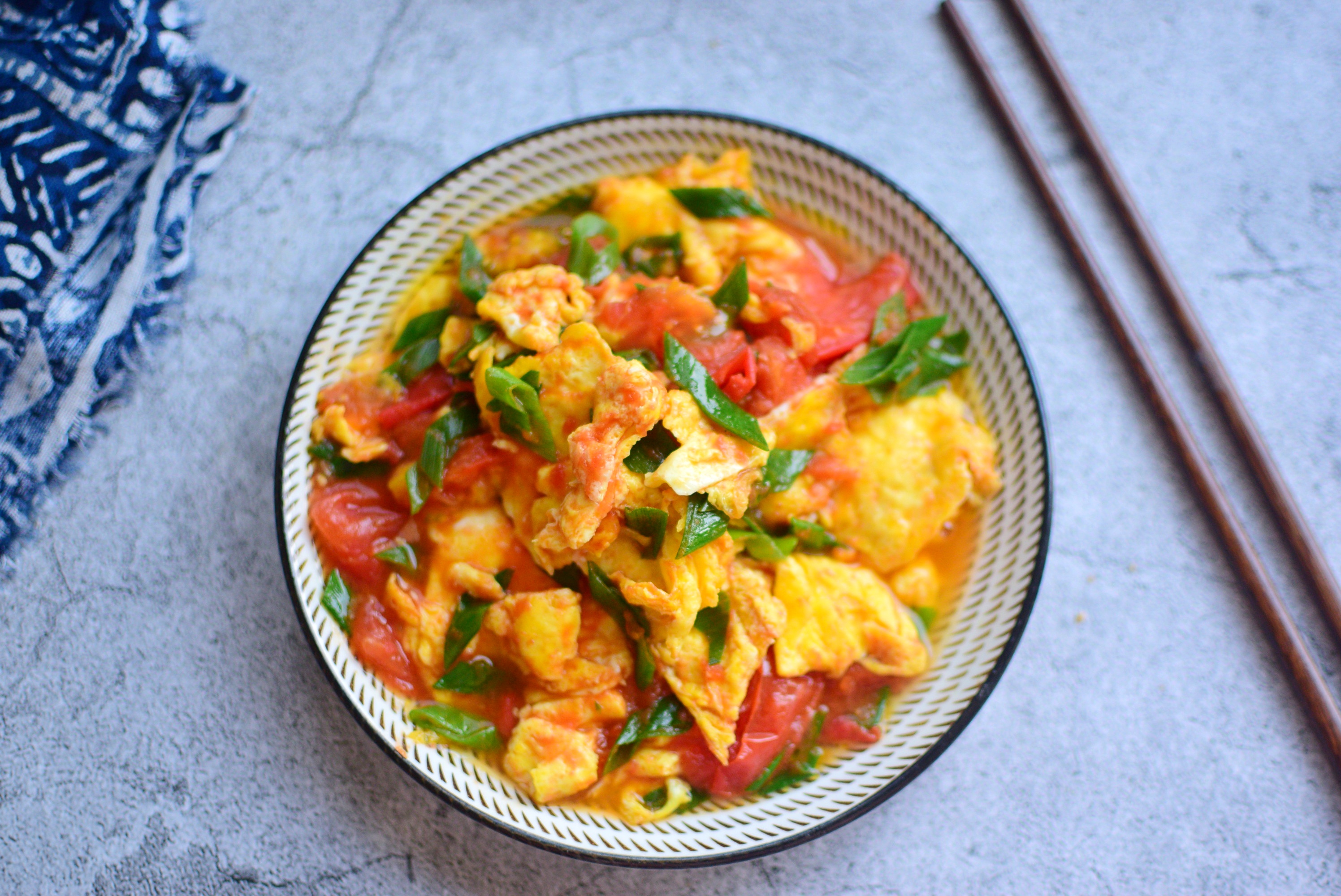 西红柿炒鸡蛋怎样做最好吃?教你一招,这样做,酸酸甜甜好吃到哭