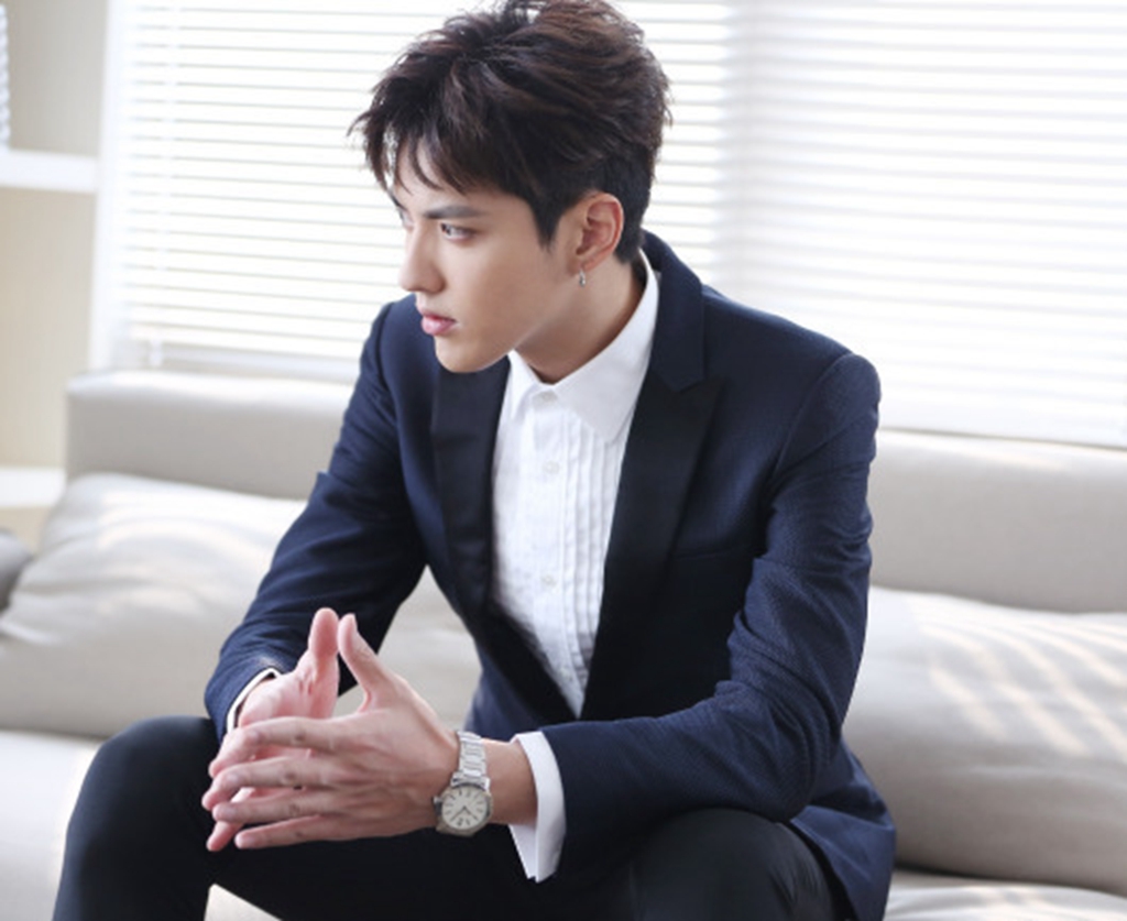 4位男明星的西装照,你们认为谁最帅,快来围观吧!