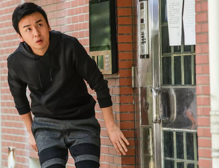 雷佳音刘昊然之间的孽缘,"吹雪"后再撞造型,网友:你赢在头大