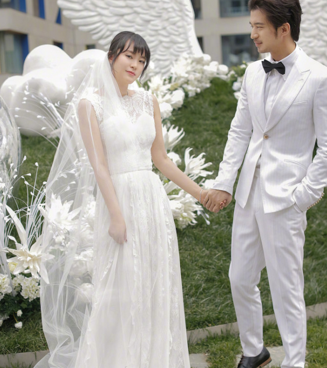 超温馨!黄璐,范玮举办浪漫婚礼,杜江,霍思燕双双献吻!