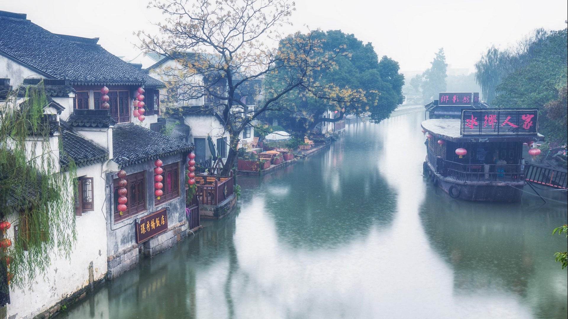 烟雨濛濛的水乡美景