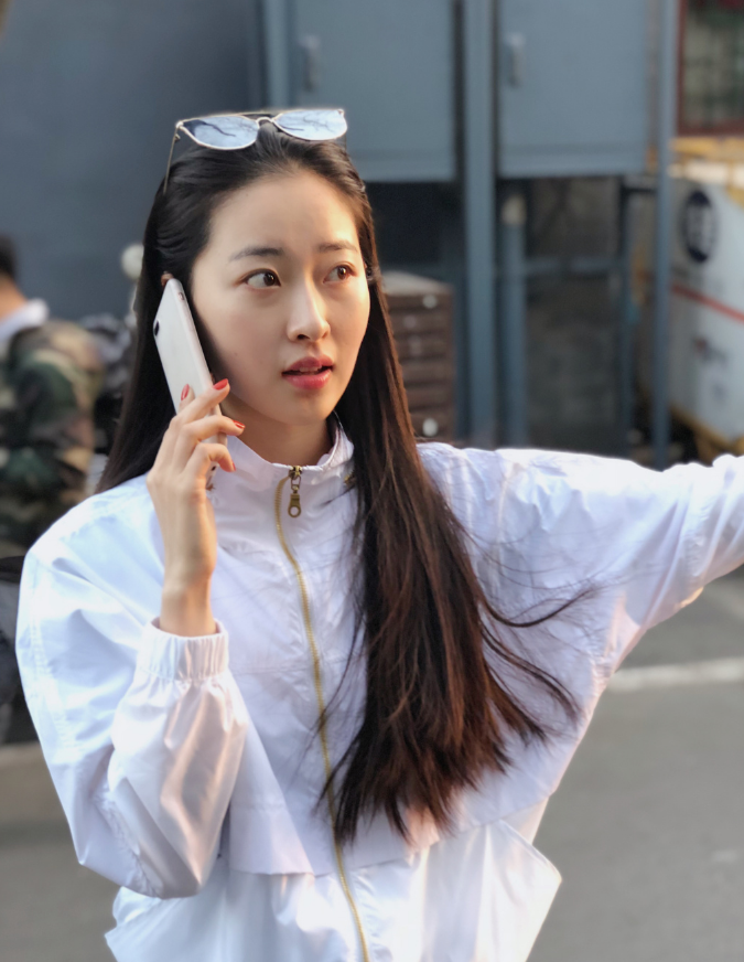 浓桃艳李,明艳端庄——何雨虹