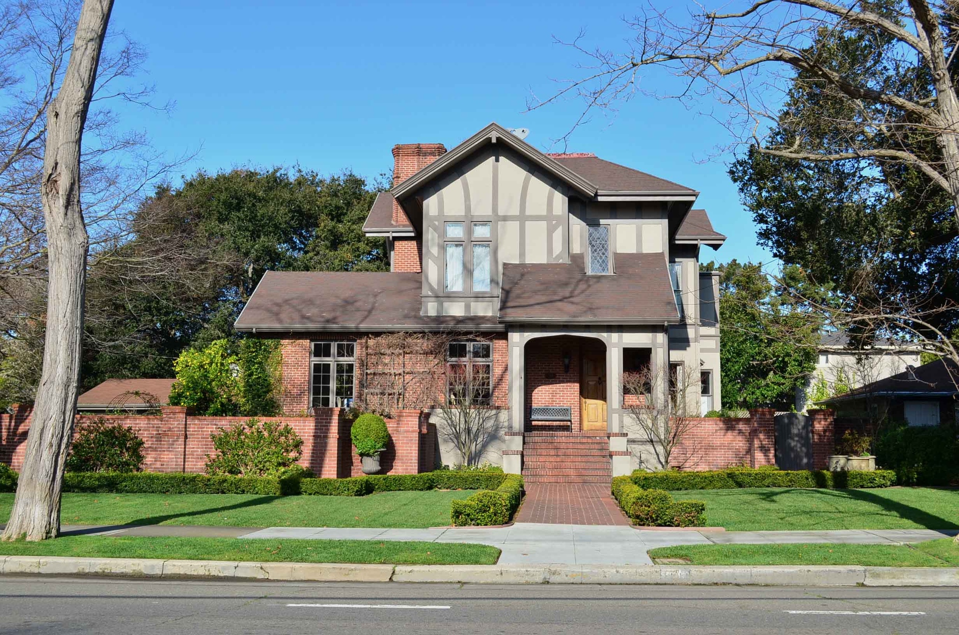 美国经济这么发达,而美国人有钱都不买房!为什么呢?