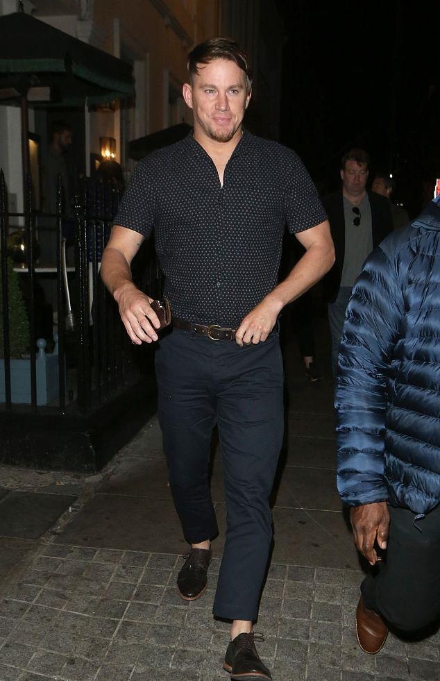 年6月5日,英国伦敦,查宁·塔图姆与他的公关evelyn karamanos现身街头