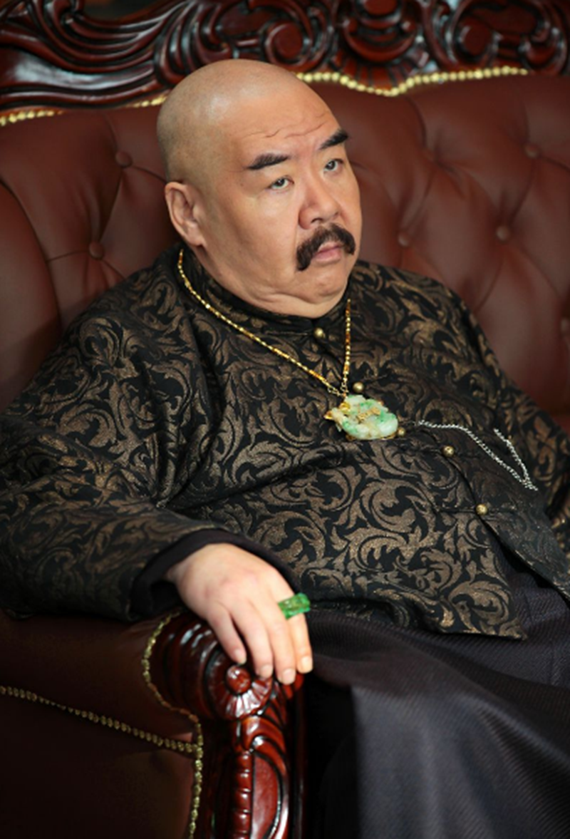 他25岁出道曾两获金像奖,今落魄欠下千万巨债,无一好友帮助!