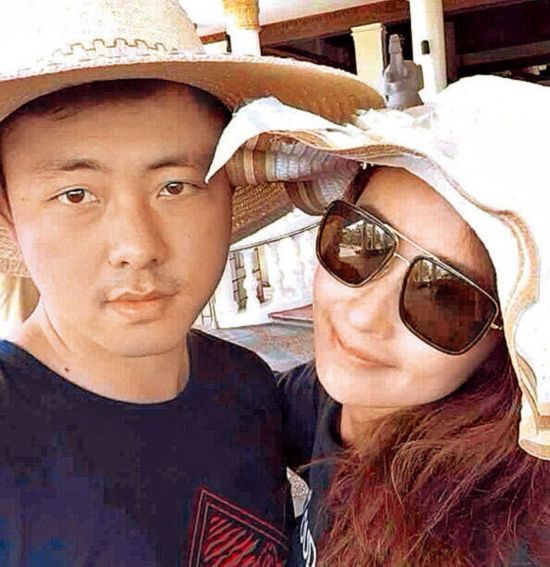 为嫁豪门未婚连生三胎,晒天价包包被网友吐槽:做点有意义的事吧