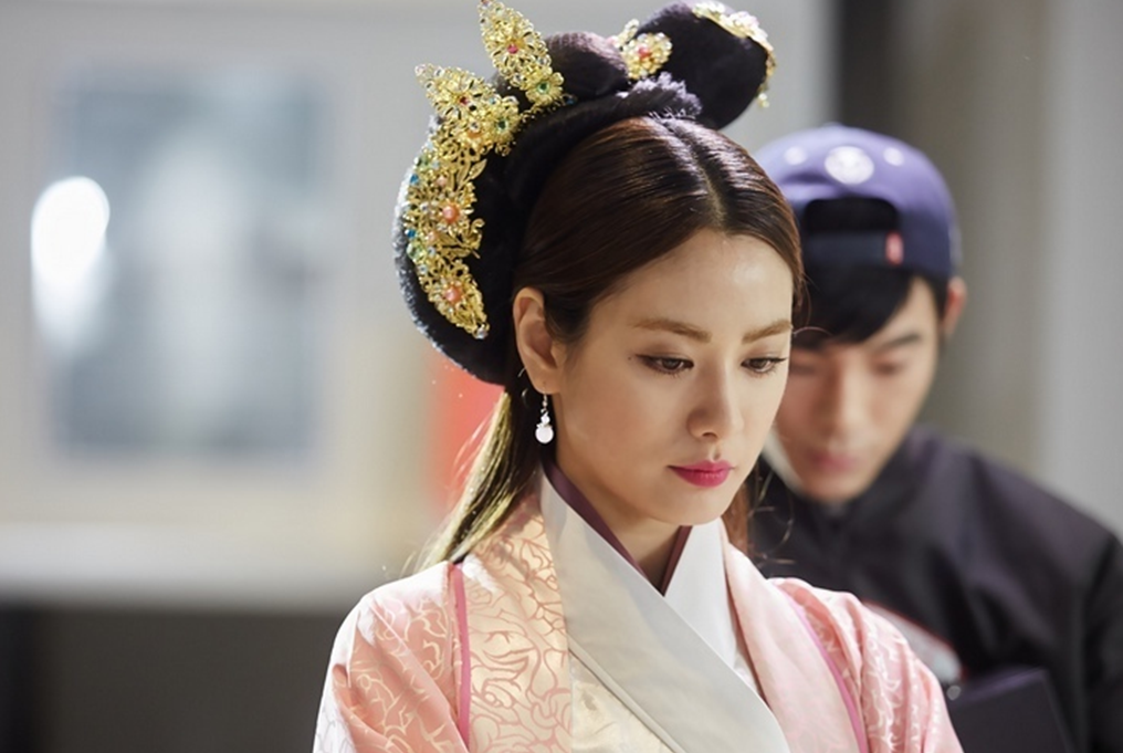 韩星穿上中国古装:林允儿很浮夸,金喜善略廉价,林珍娜太出戏!