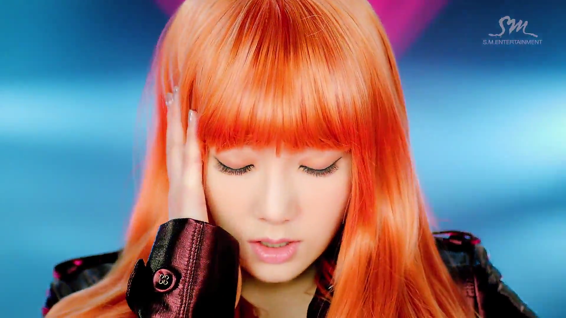 金泰妍这个发型好可爱啊,看起来很像金发洋娃娃