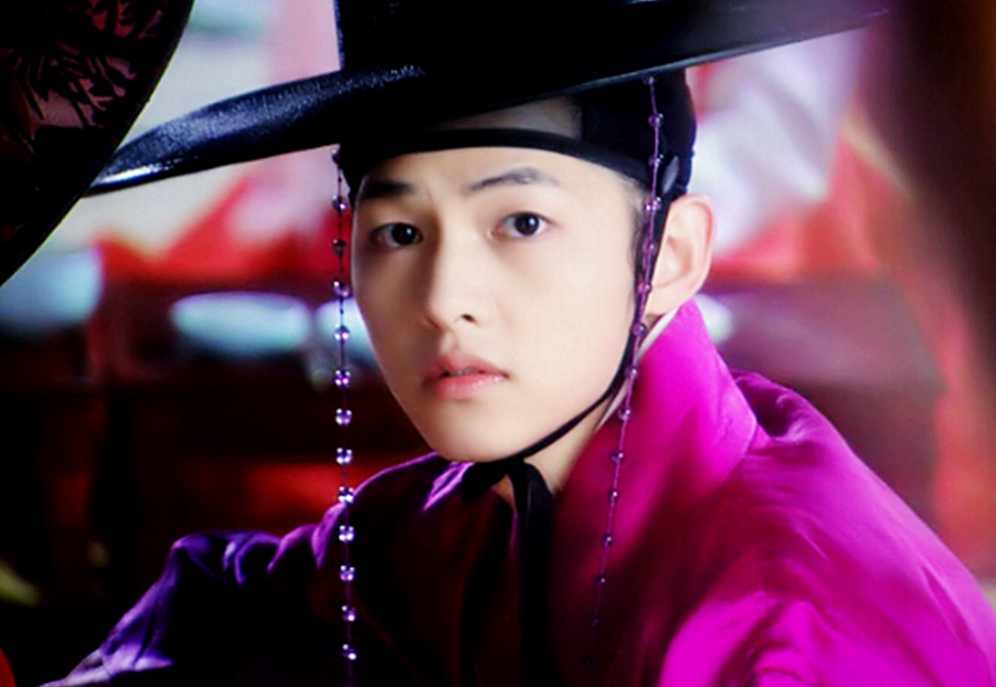 韩星古装:宋仲基气质出尘,宋承宪成熟稳重,朴宝剑奇特混搭风!