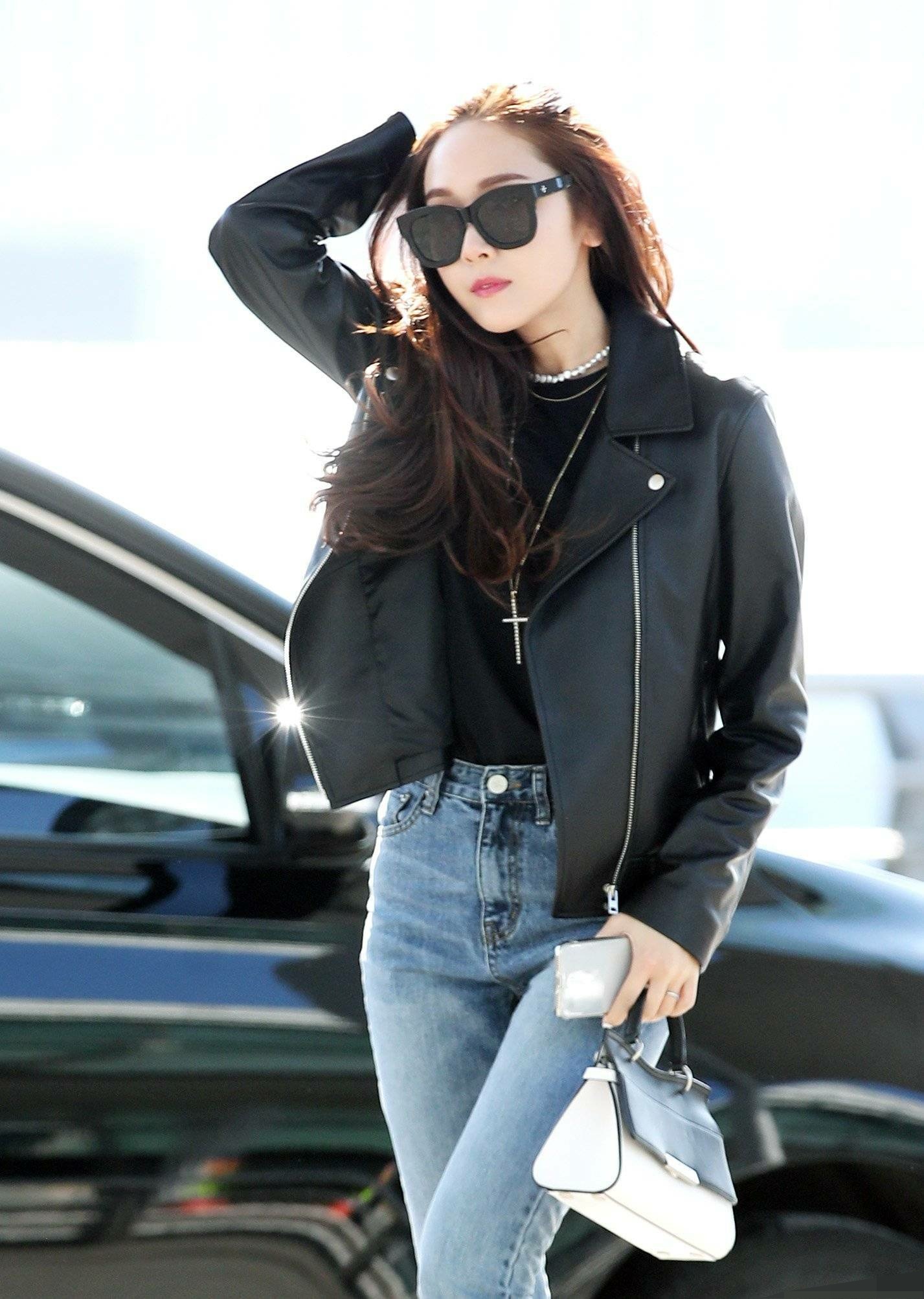 郑秀妍机场照比刘诗诗机场照美喔!那么你觉得怎么样呢?