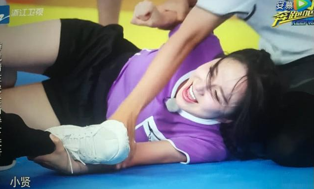 跑男:昨晚《爱情公寓》齐聚跑男,李金铭六个字让网友戳中了泪点