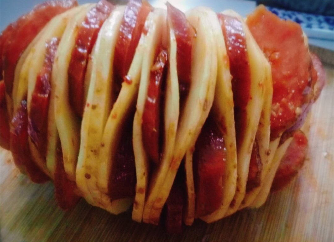 家常小菜也可以做得很精致,很上档次,一份蓑衣土豆送给大家