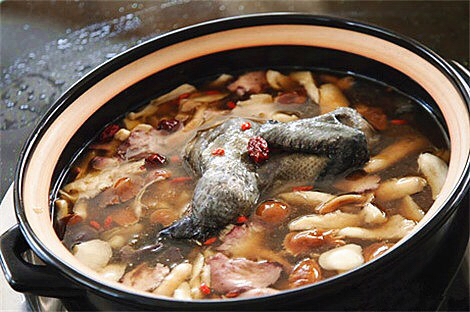 野菌乌鸡汤,滋补佳品