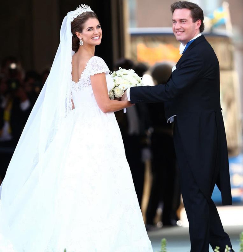 瑞典最年轻王室小公主接受洗礼仪式,王室成员悉数到齐