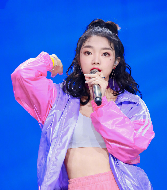 《创造101》最新排名,王菊逆袭第二,杨超越跌至第九