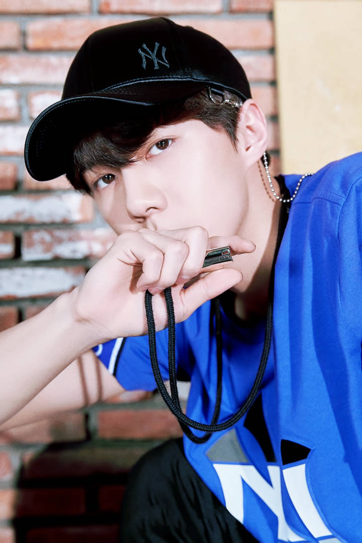 吴世勋,朴灿烈,都暻秀一身运动服非常帅气,哪款帅哥是你的最爱