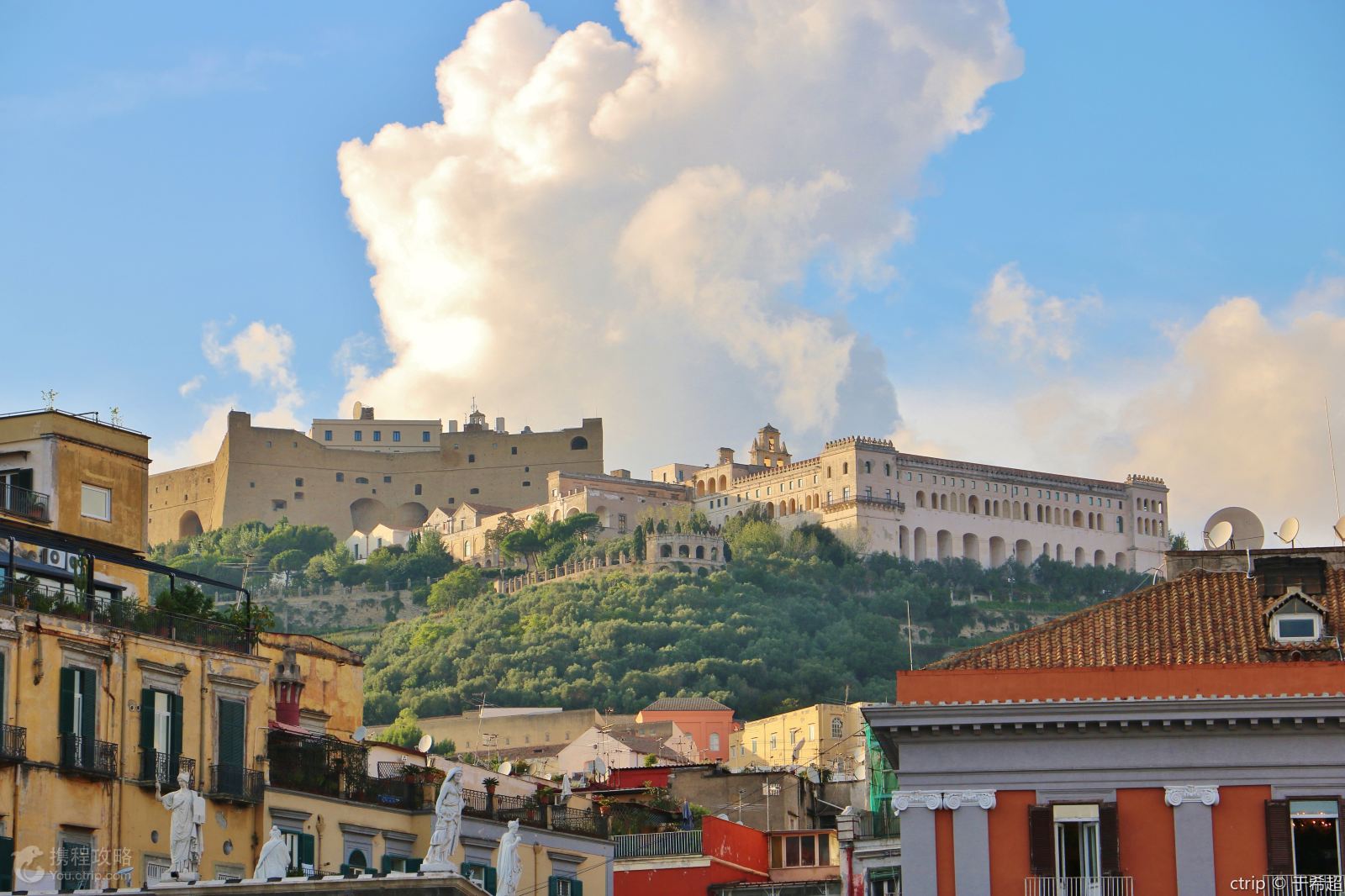 那不勒斯是个非常美丽的地方,景色宜人绝对不虚此行!
