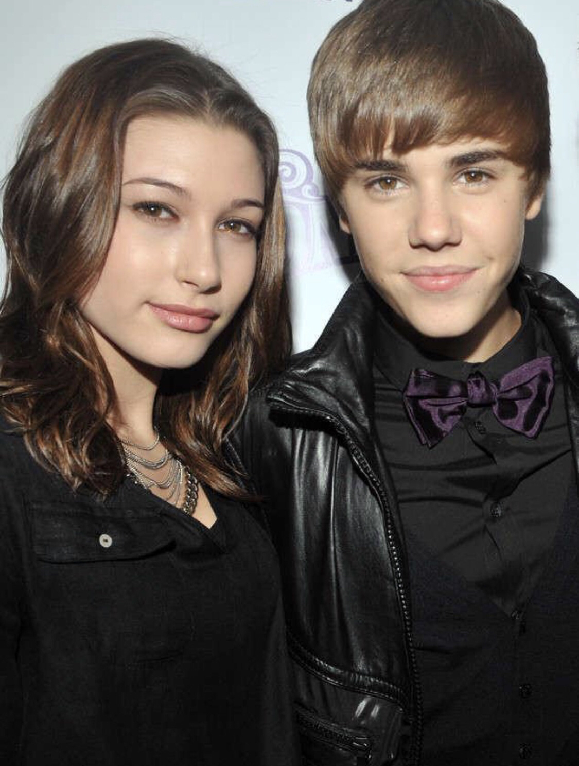 暂时忘了赛琳娜吧!这个妹子和贾斯汀·比伯配一脸