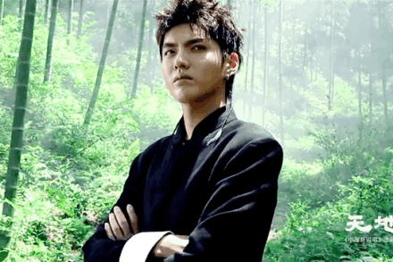 吴亦凡更博,天地mv上线,第一次当导演,网友:跟着吴导闯天下