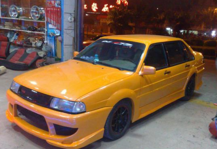 桑塔纳2000改装后太炫酷!图2秒变豪华车,但我最佩服的还是图3