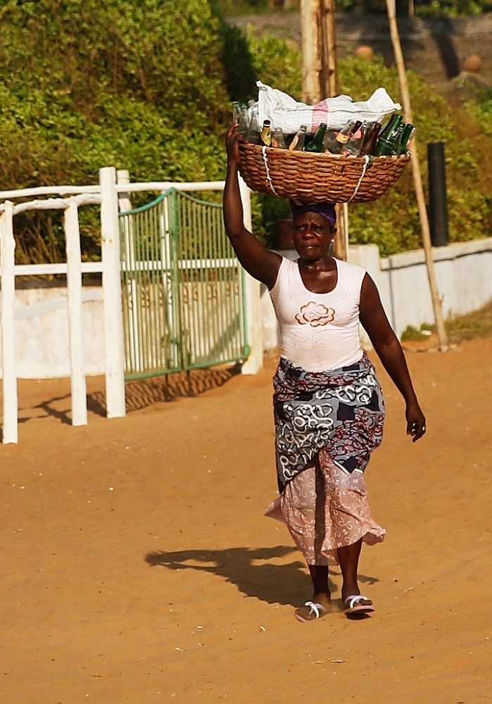 这些国家的人民非常想移民到中国,为什么呢?