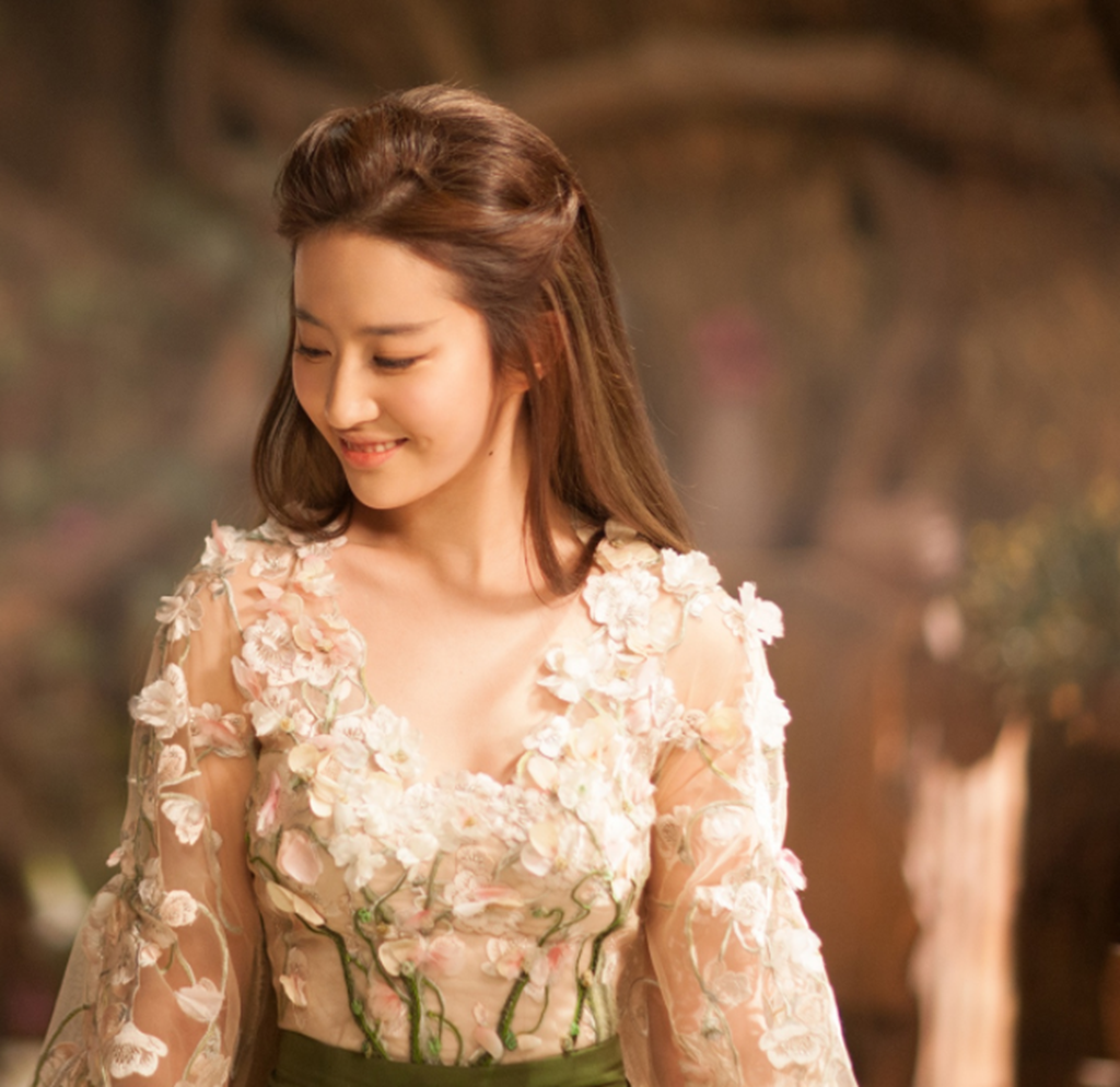 刘亦菲的5款发型,我最喜欢第一个,最后一个让杨洋怦然心动!