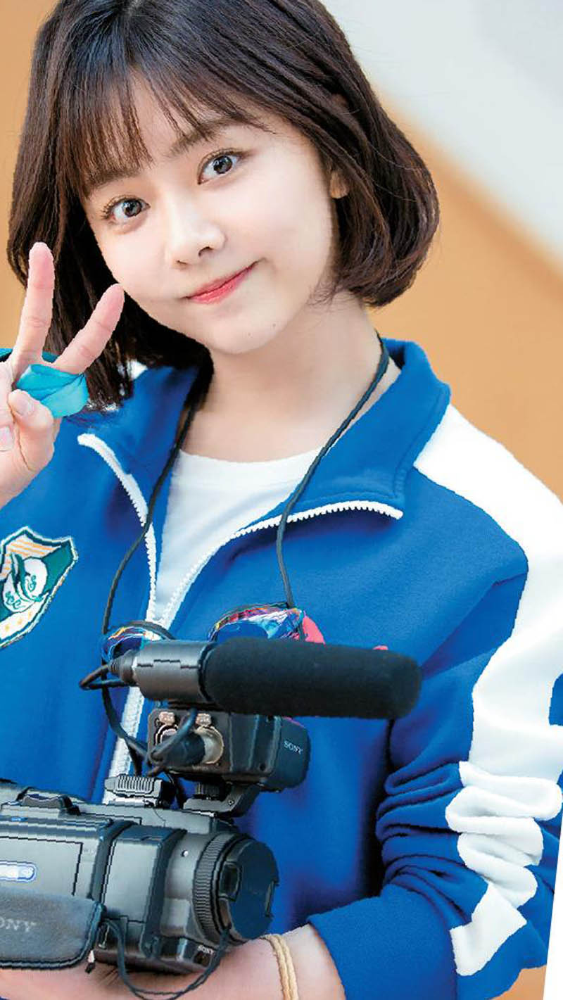谭松韵:主演青春励志偶像剧《浪花一朵朵》