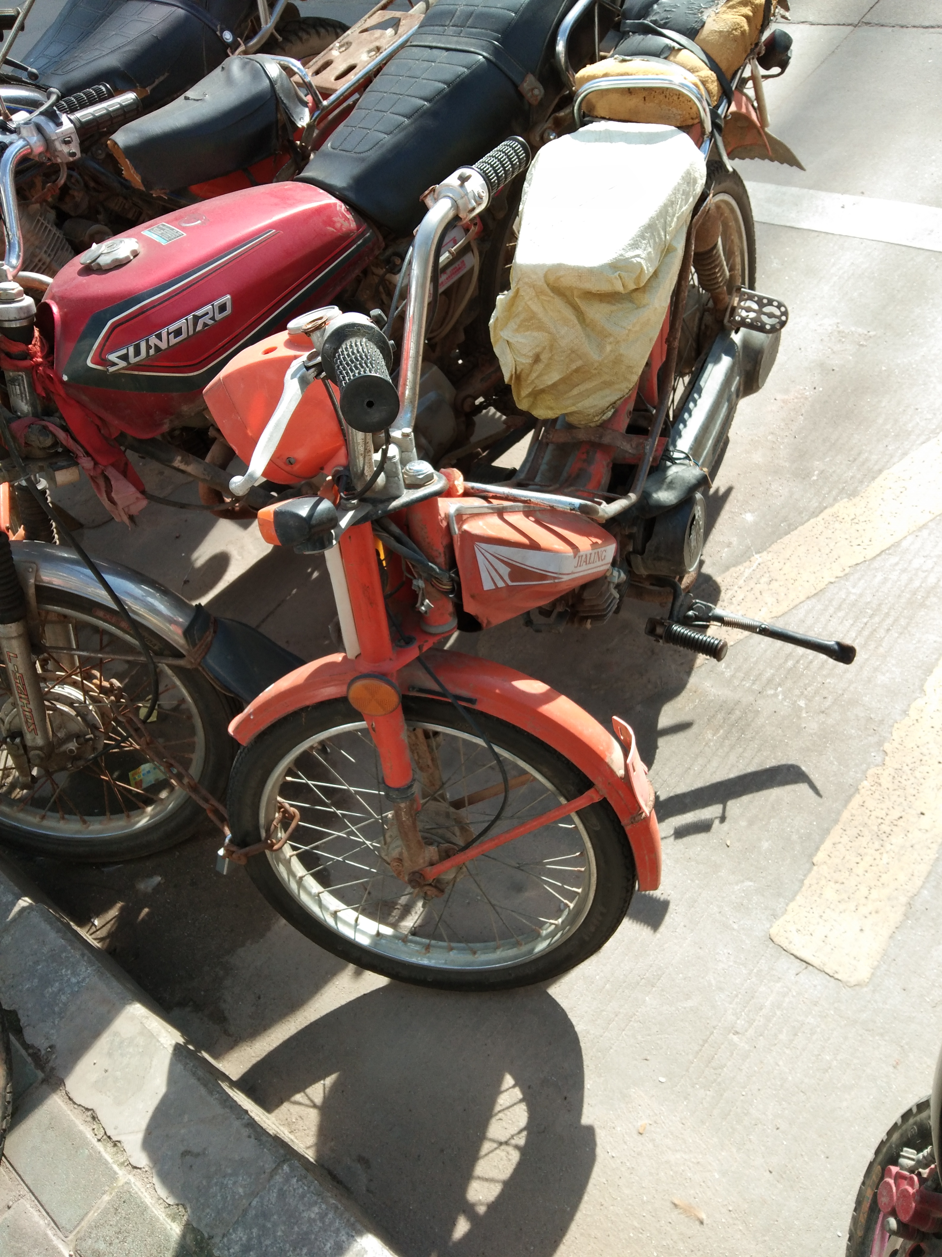 满满的记忆,二冲程嘉陵50摩托车