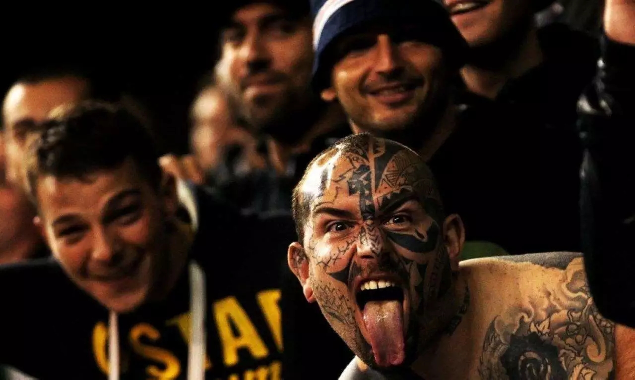 比黑社会还凶悍!俄罗斯"足球流氓"战斗力惊人!