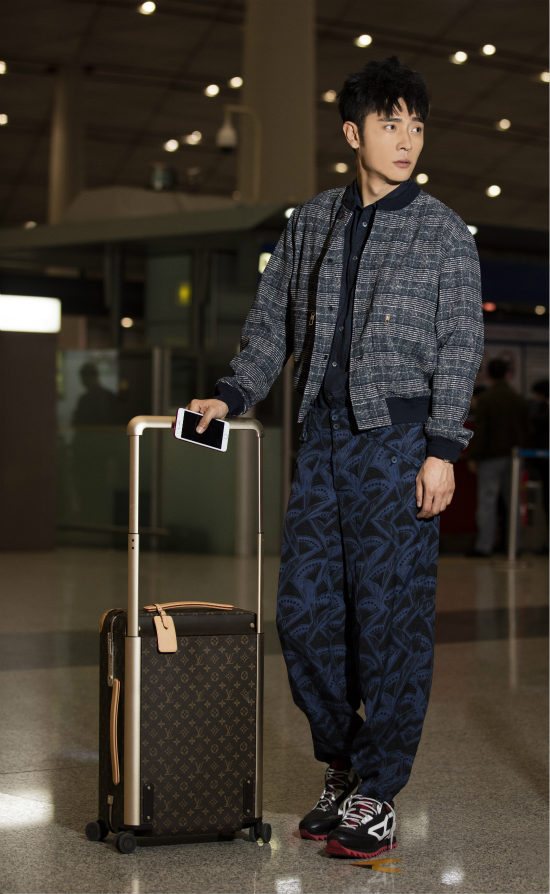 罗晋37岁我信,华少37岁我信,小沈阳37岁我信,而他27岁我都信!