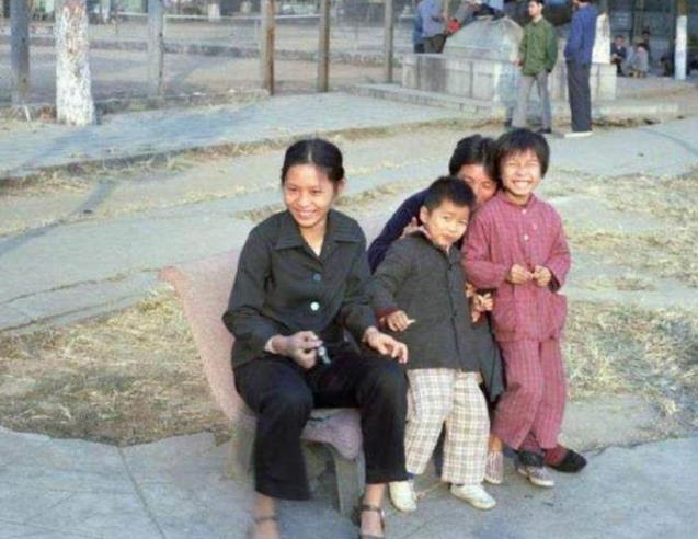 珍贵的80年代老照片:图2东北农村的美食,图4农村结婚的场面!