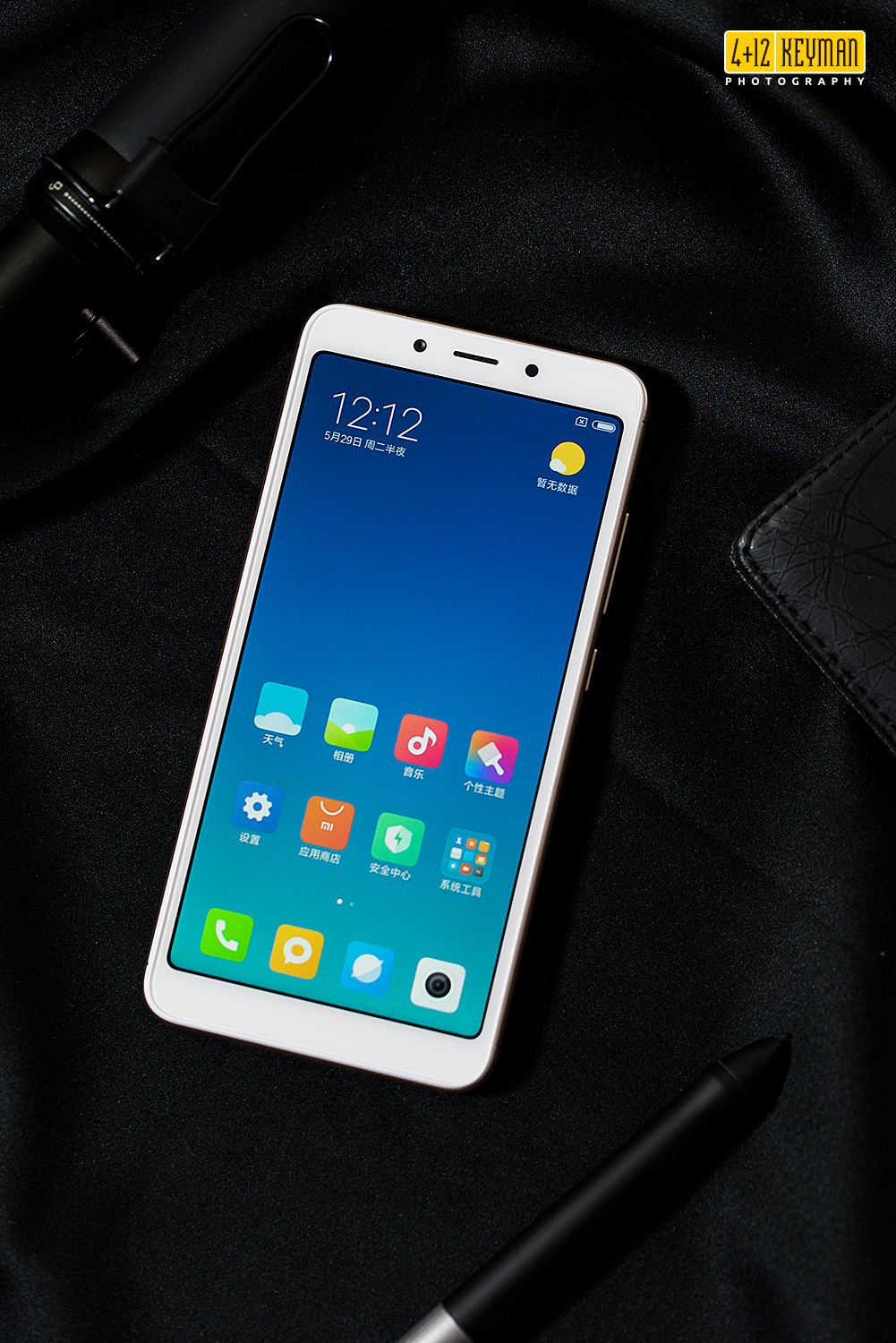 红米6a搭载了全新12nm工艺制程四核高性能处理器联发科helio a22,性能