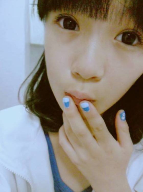 "过气网红"张依依,照片曾被无数人当头像,网友:非主流时代