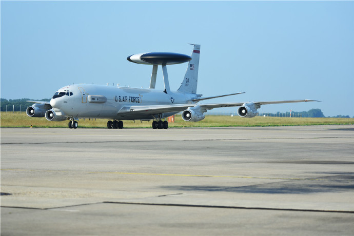 波音e-3"望楼"预警机是美国波音公司根据美国空军"空中警戒和控制系统