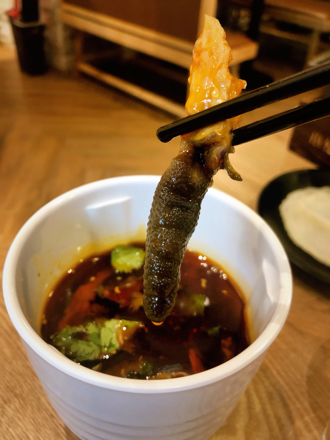 午餐来点丝娃娃洋芋粑绿豆沙烤牛肉冰鸡脚