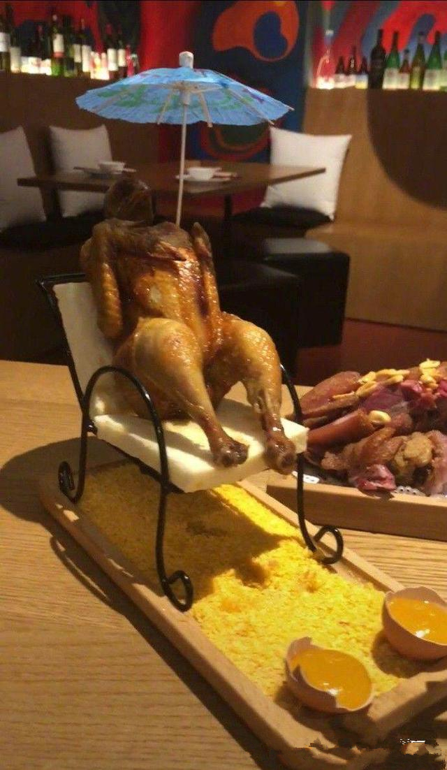 幽默笑话:老婆今天第一次煮饭,结果把喂鸡的稻谷煮了